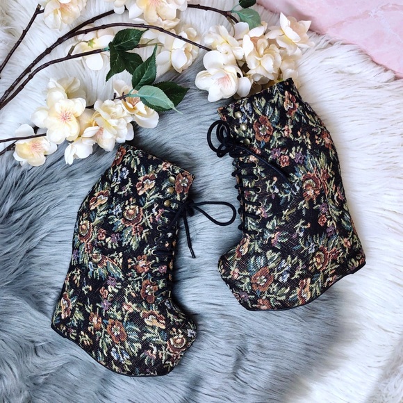 Jeffrey Campbell | Damsel Tapestry Platform Wedges - Picture 4 of 8